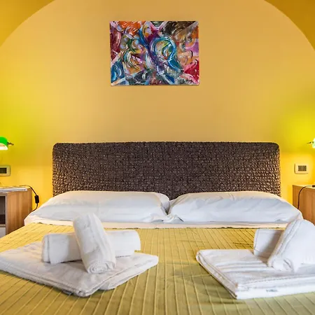 Soraya Apartament Ortigia *