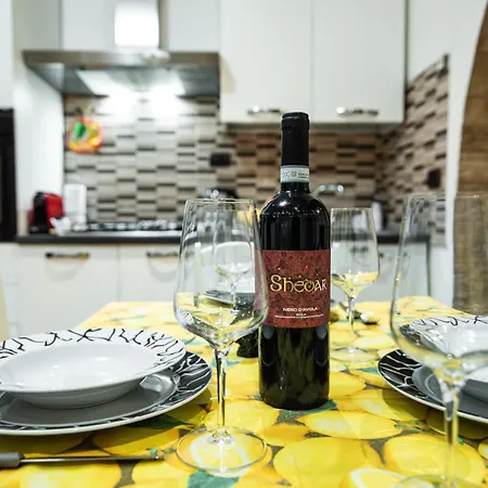 Soraya Apartament Ortigia *