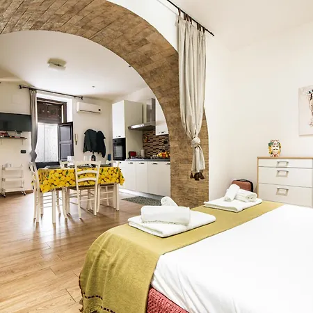 Soraya Apartament Ortigia Apartment