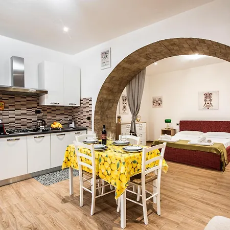 Soraya Apartament Ortigia *